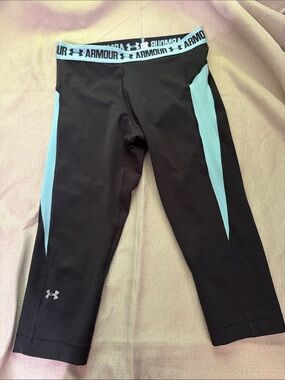 Women’s Under Armour Black Capri Leggings with Light Blue Panels